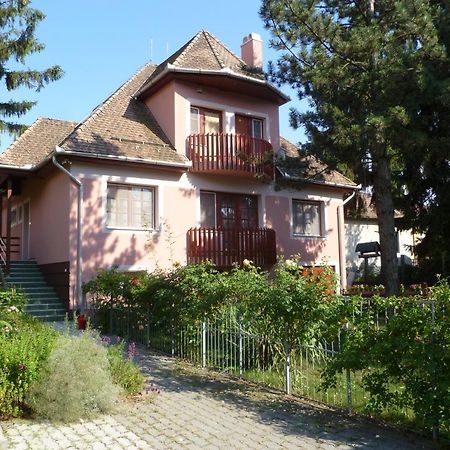 Liget Szallashely Berettyóújfalu Екстериор снимка